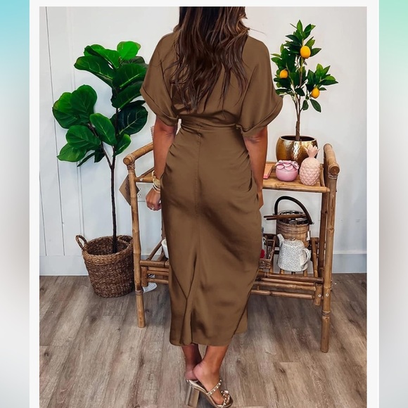 Ruched dress - Picture 3 of 5